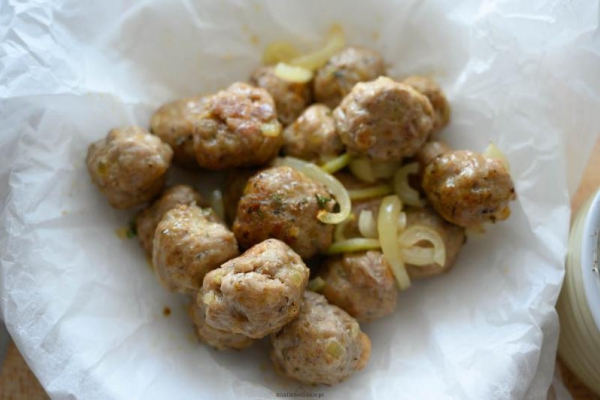 Pieczone pulpeciki z sosem miętowym