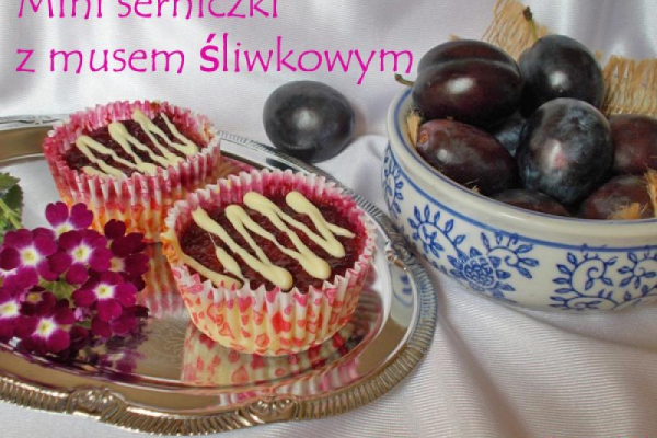 Mini serniczki z musem śliwkowym