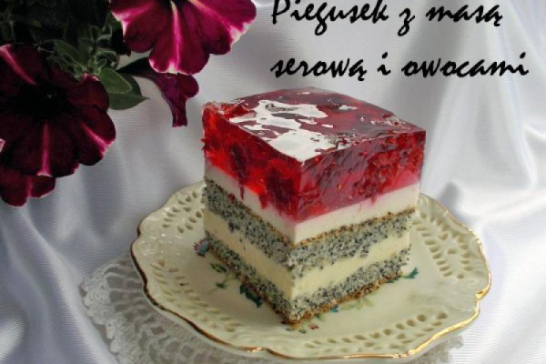 Piegusek z masą serową i owocami