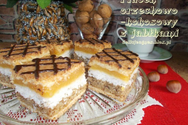 Placek orzechowo-kokosowy z jabłkami