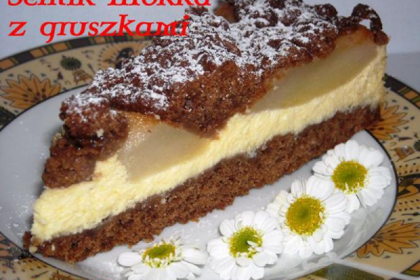 Sernik mokka z gruszkami