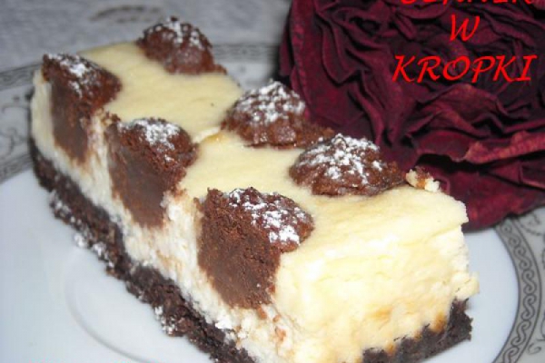 Sernik w kropki