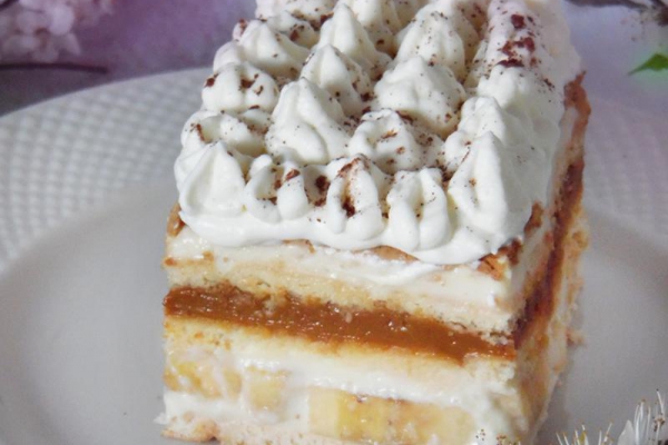 Bananowa krówka – ciasto bez pieczenia