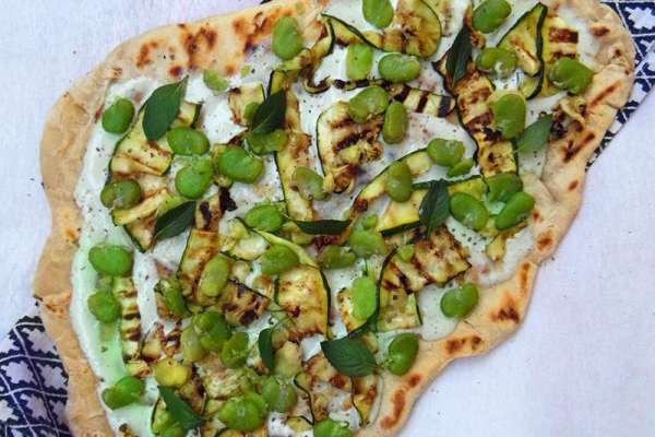 Pizza z bobem i cukinią