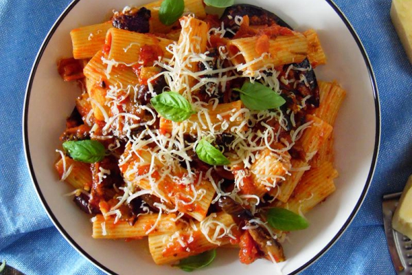 Pasta alla norma – makaron z bakłażanem