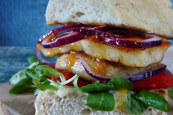 Burger z halloumi