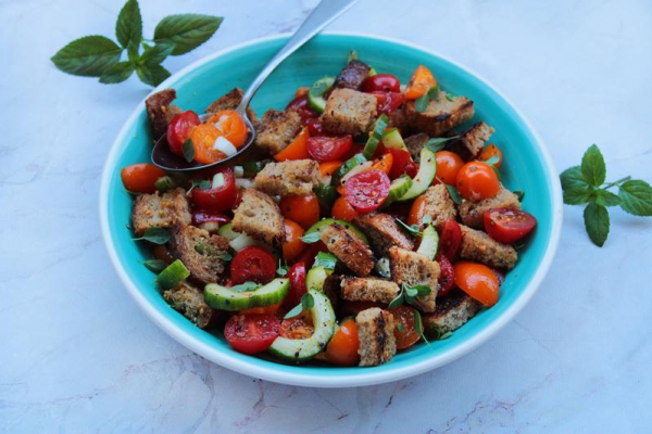 Panzanella – sałatka chlebowa