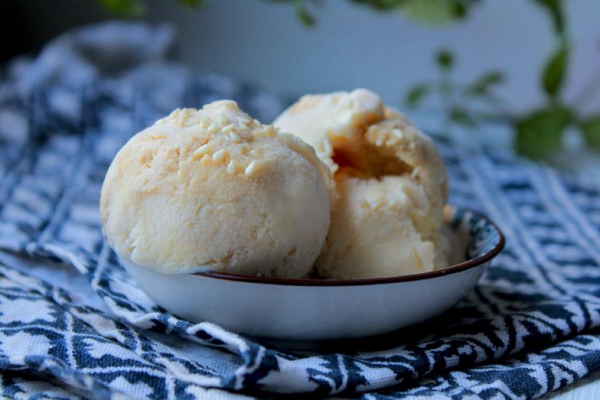 Lody chałwowe