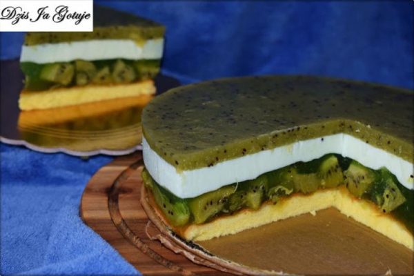 Delikatne Ciasto z Kiwi