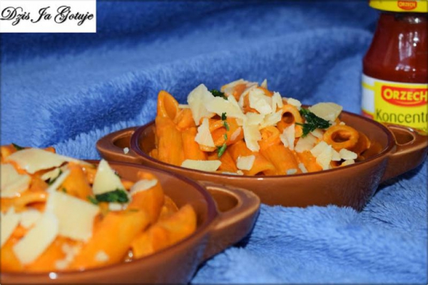 Makaron w Sosie Na Bazie Wódki z Parmezanem