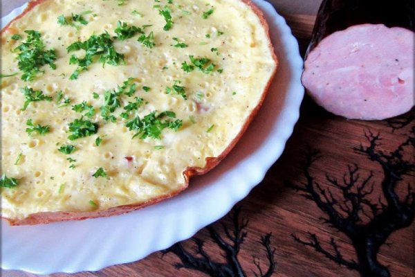Omlet z Szynką i Cebulą
