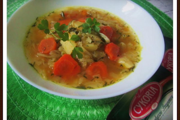 Zupa Kapuściana z Dodatkiem Puree z Dyni