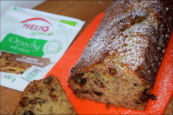 Chlebak bananowy z orzechami