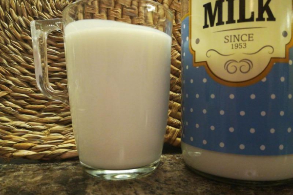 Jak przygotować kefir w domu bez użycia grzybków