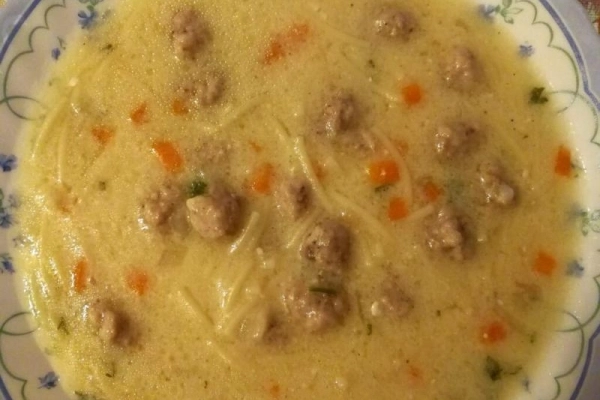 Zupa z klopsikami