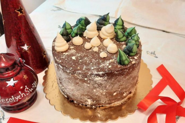 Tort czekoladowo-marcepanowy