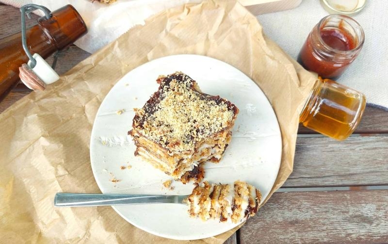 Orzechowy miodownik bez pieczenia