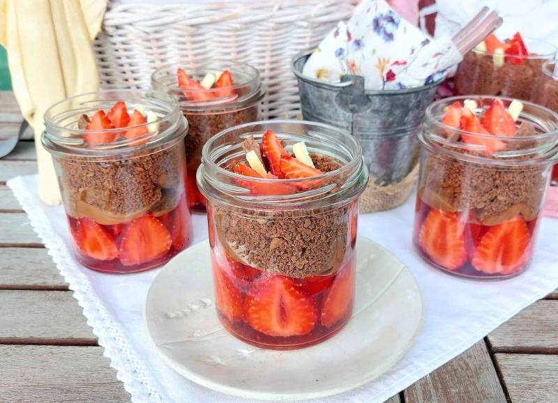 Deserki truskawkowe z kremem namelaka