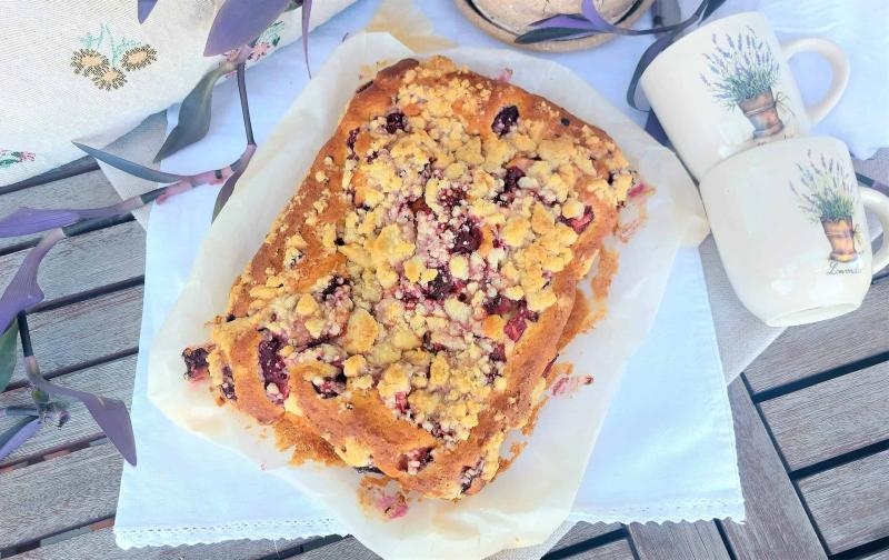 Ciasto maślankowe z owocami
