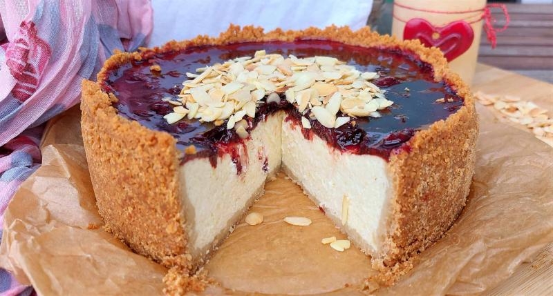 Sernik na jogurtach greckich