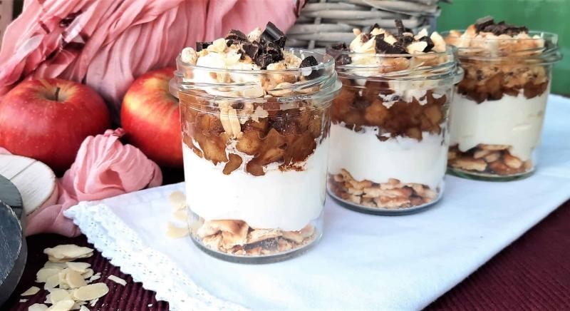Szarlotka w słoiku