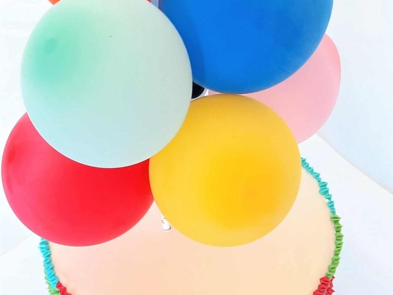 Tort z balonami