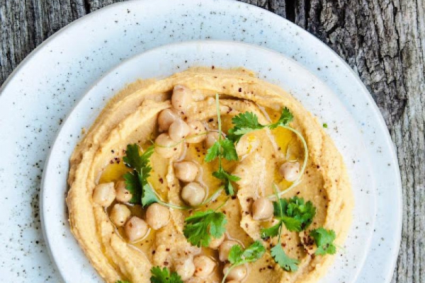Hummus z pieczonym batatem