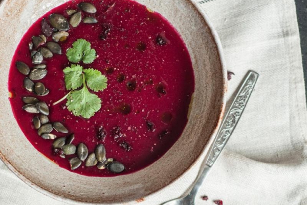 Zupa krem z buraków z aromatem skórki cytrynowej