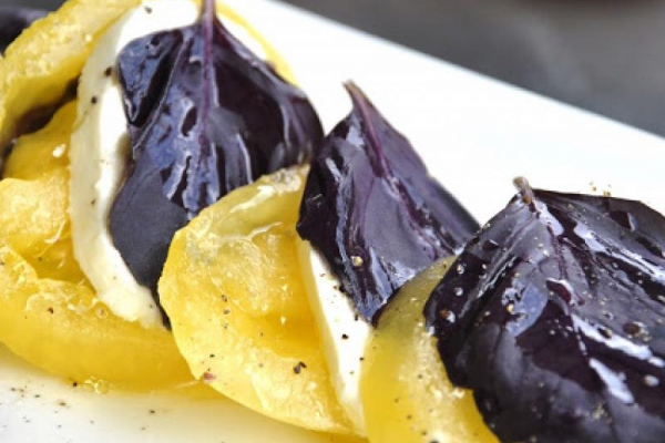 Klasyczne caprese w innych kolorach