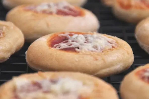 Mini pizze przekąska na przyjęcie