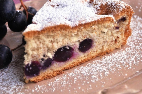 Puszyste ciasto z winogronami i cynamonem (ciasto bezglutenowe)