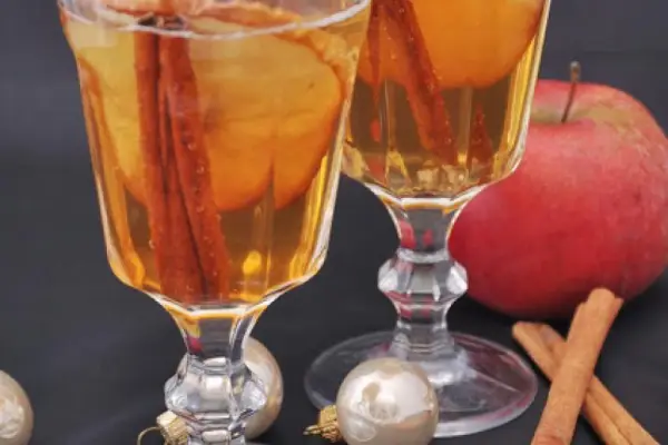 Galaretka z soku jabłkowego z pieczonym jabłkiem - lekkie święta