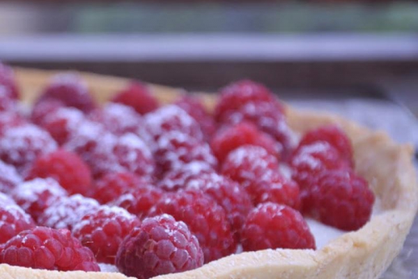 Tarta malinowa z kremem karpatka