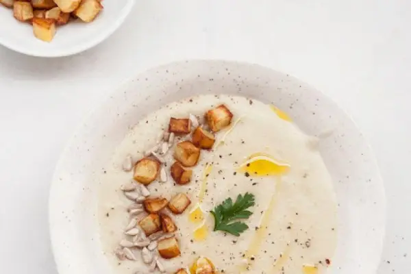 Zupa krem z topinamburu ze smażonymi ziemniakami
