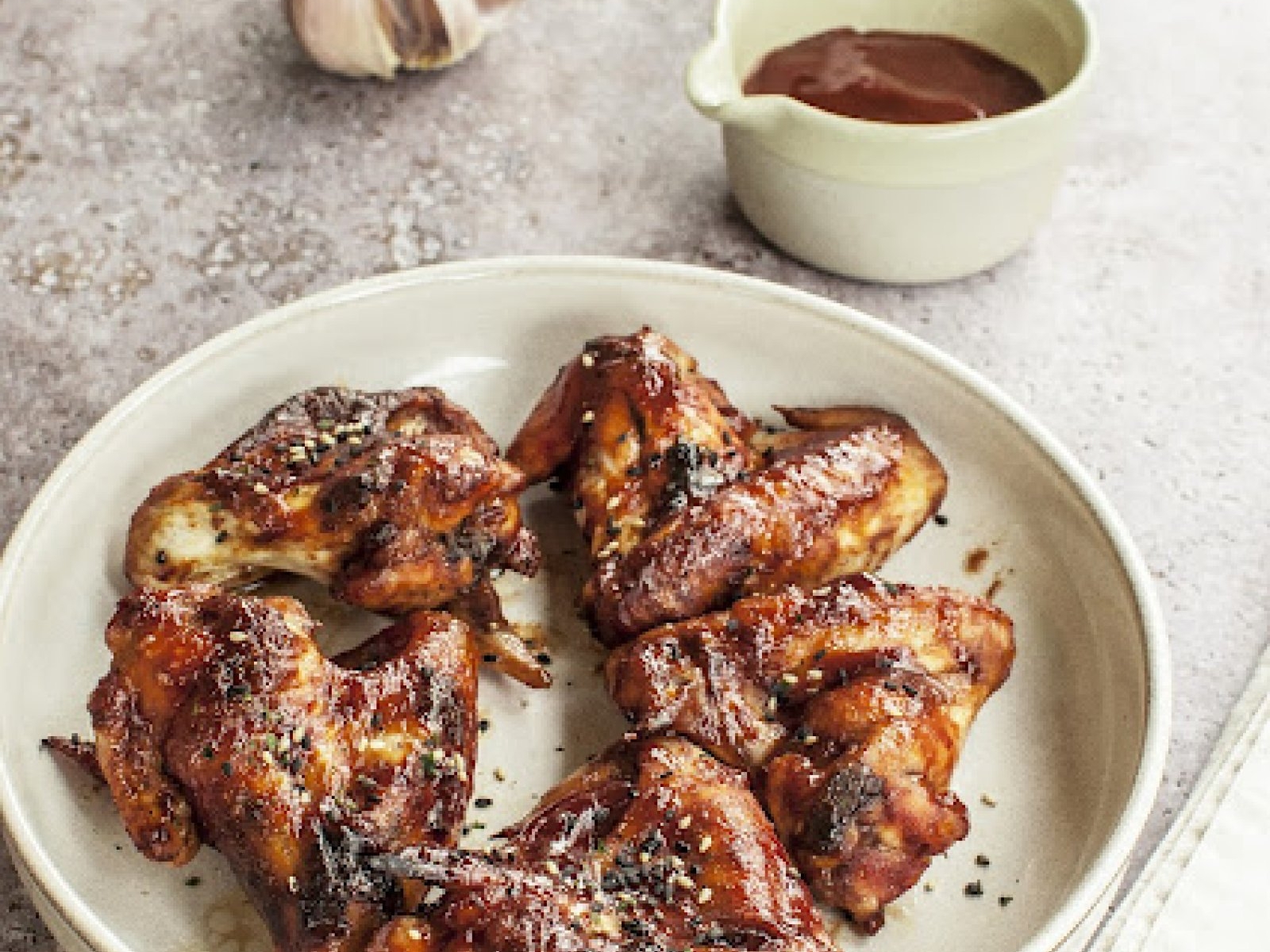 Skrzydełka z kurczka w sosie barbecue na grill