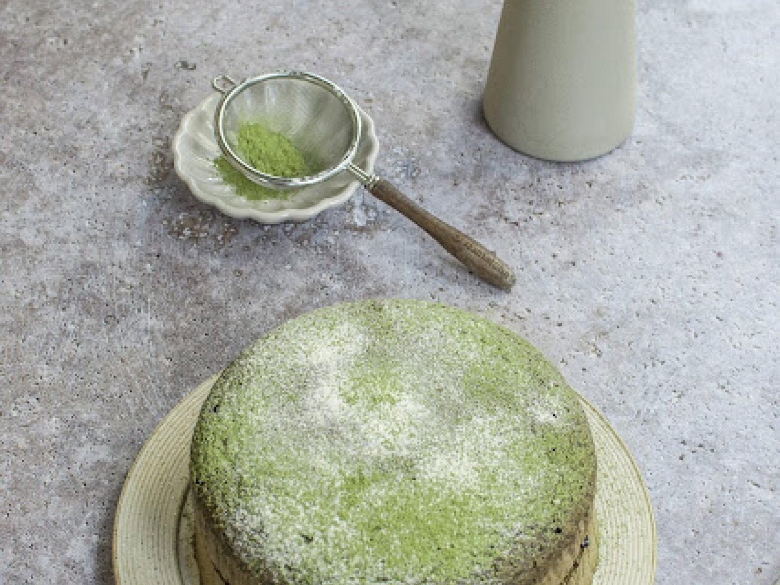 Biszkopt migdałowy bez mąki z matchą