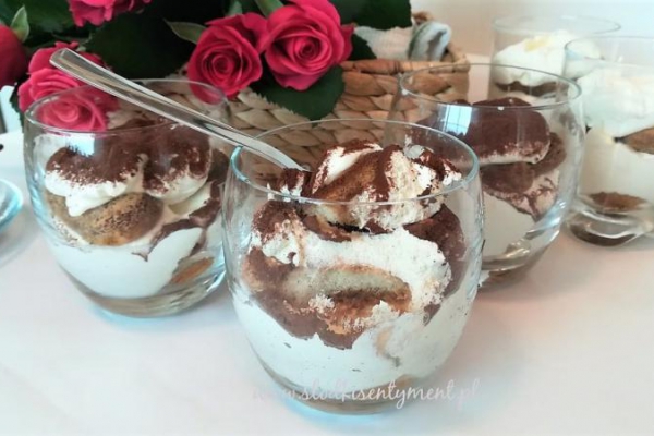 Szybki deser tiramisu bez jajek