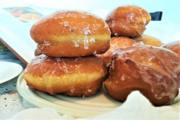 Pączki karnawałowe po wiedeńsku