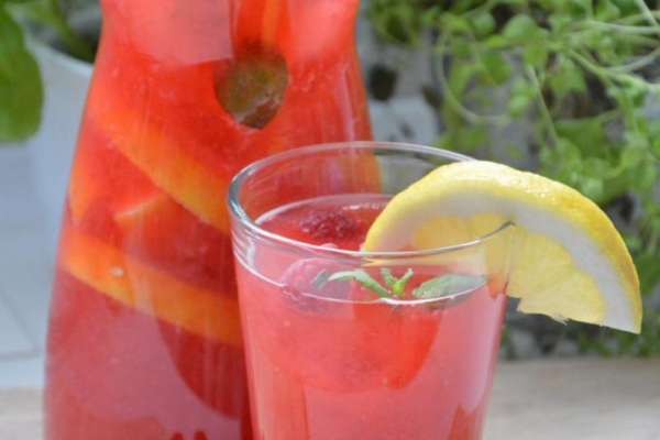 Lemoniada malinowa