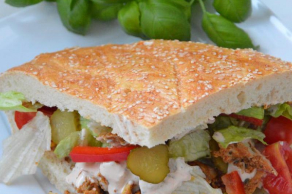 Domowy kebab w bułce