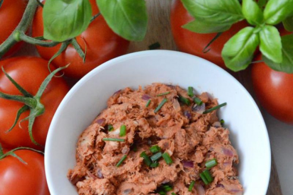 Pomidorowa pasta z makreli