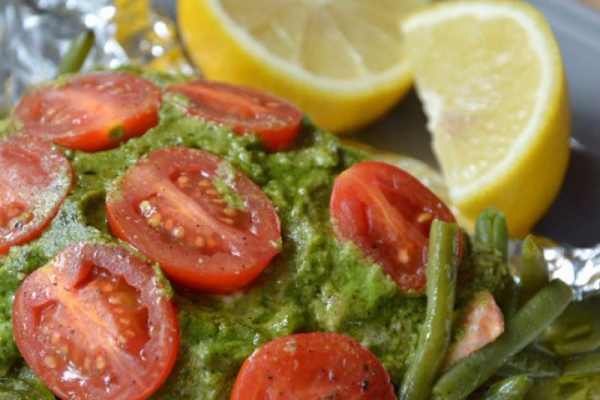 Łosoś z pesto bazyliowym wg Jamiego Olivera