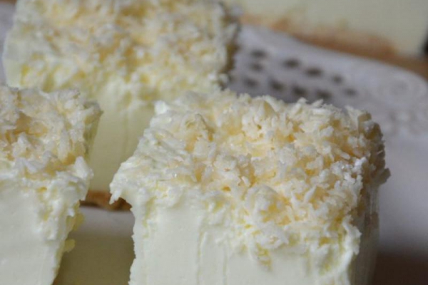 Ciasto Śnieżny puch – bez pieczenia