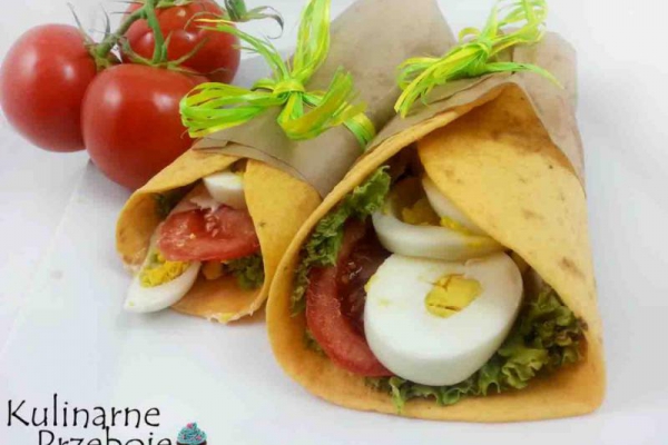Tortilla śniadaniowa. Tortilla z jajkiem na twardo.