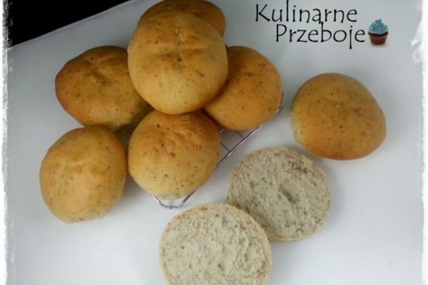 Bułki z bazylią i oregano