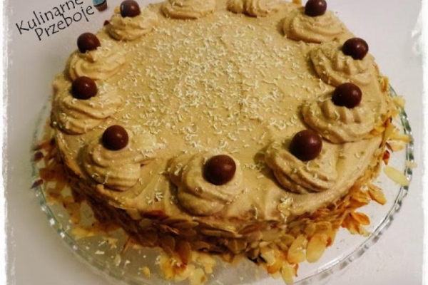 Tort cappuccino z białą czekoladą i likierem kawowym