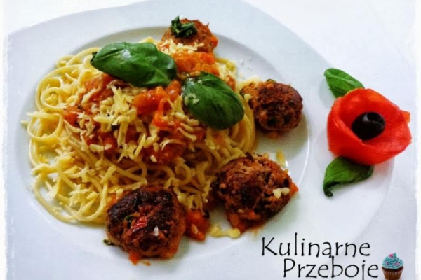 Spaghetti z soczystymi pulpecikami wg Okrasy