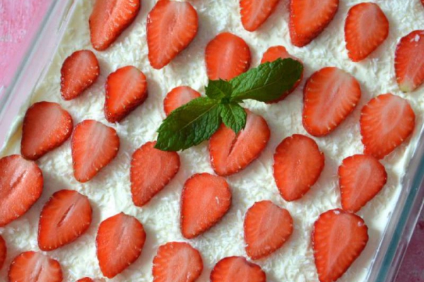 Tiramisu truskawkowe