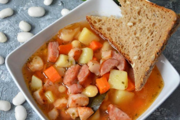 Zupa fasolowa