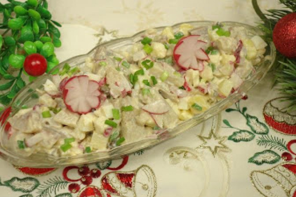 Sałatka śledziowa z rzodkiewką